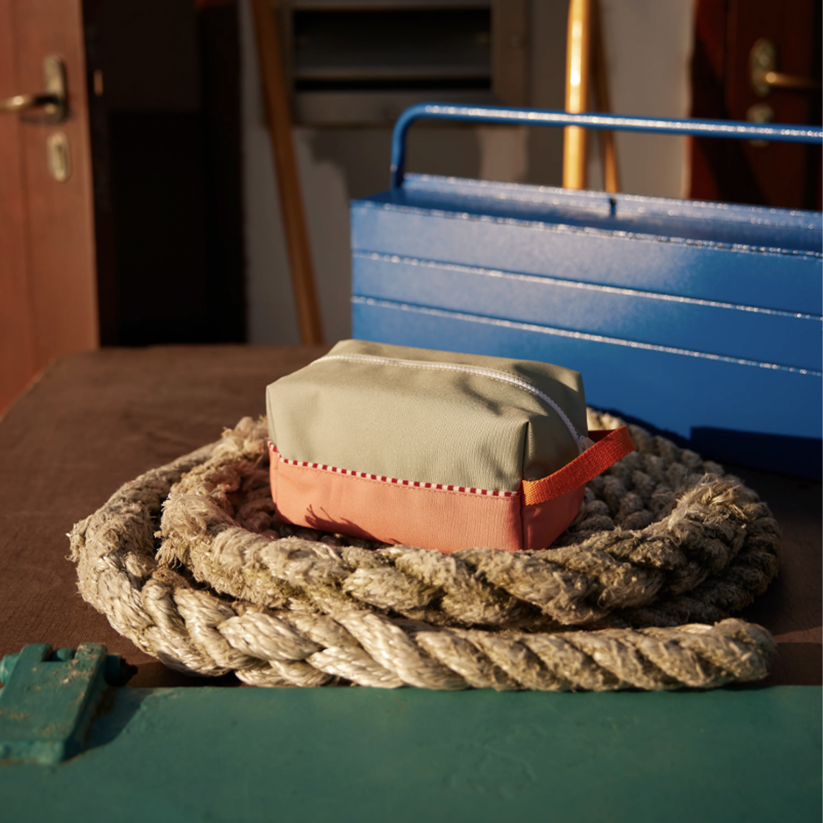 Toiletry Bag "Shark Grey + Coral Pink"